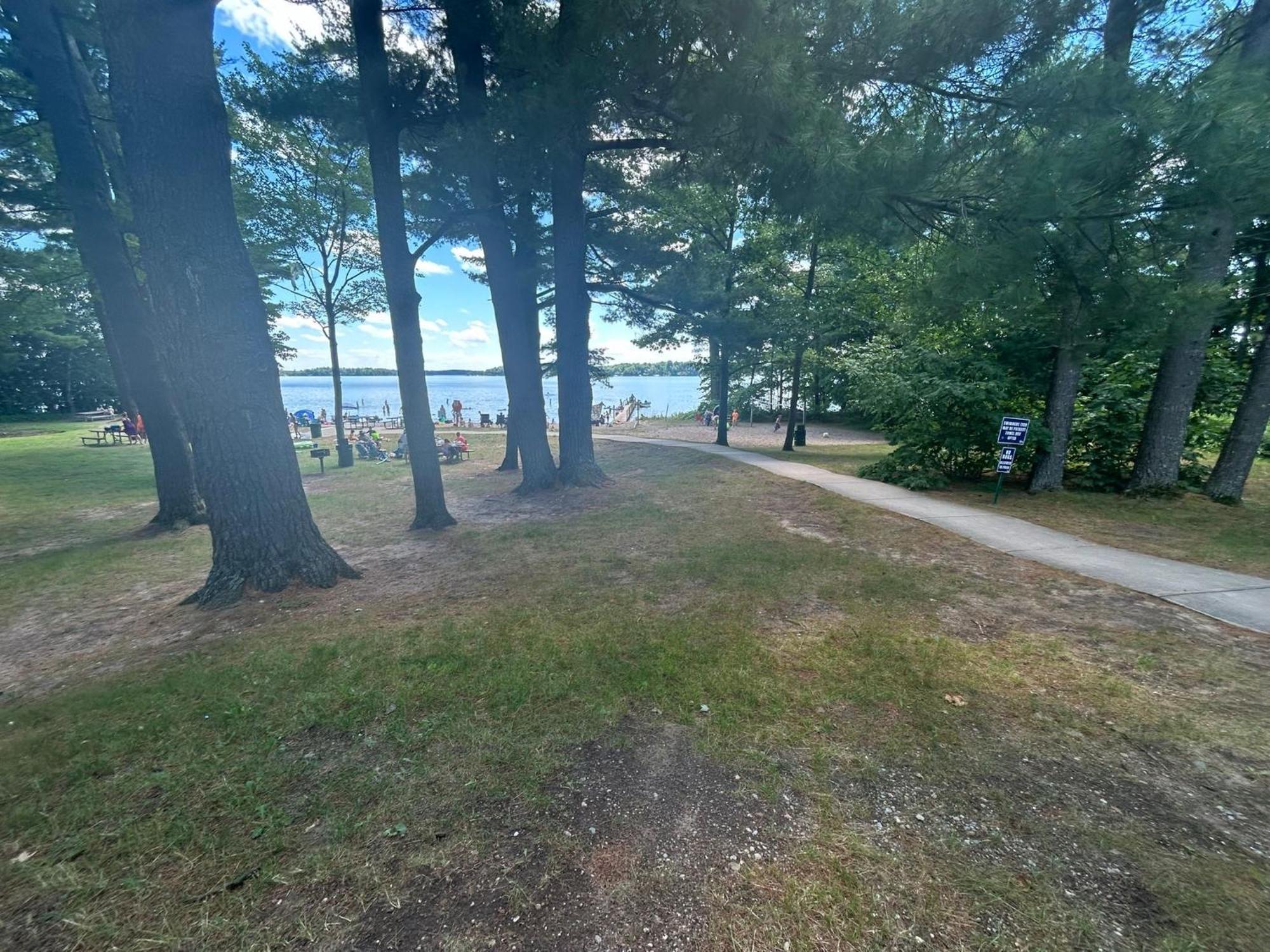 Long Lake Retreat- Hot Tub, Pool Table, Firepit Traverse City Exterior foto